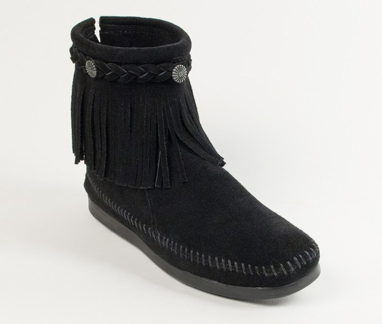 Minnetonka sales black boots